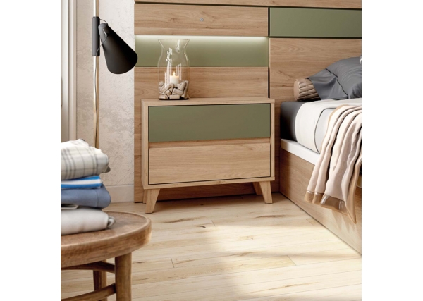 MESITA DE NOCHE CON PATAS